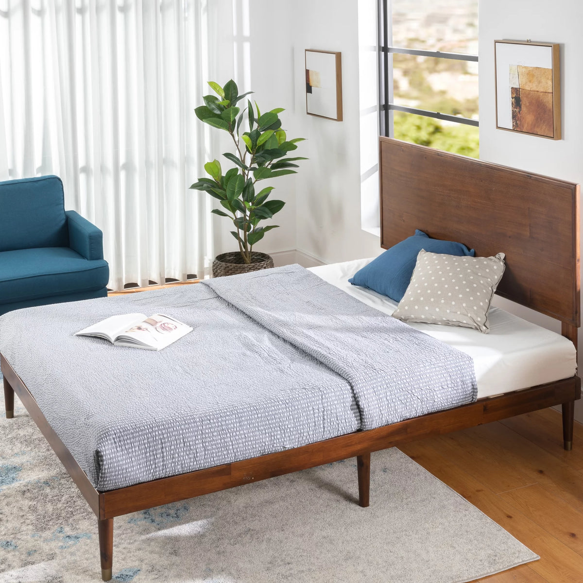 Queen Wood Platform Bed Frame with Adjustable Headboard J308