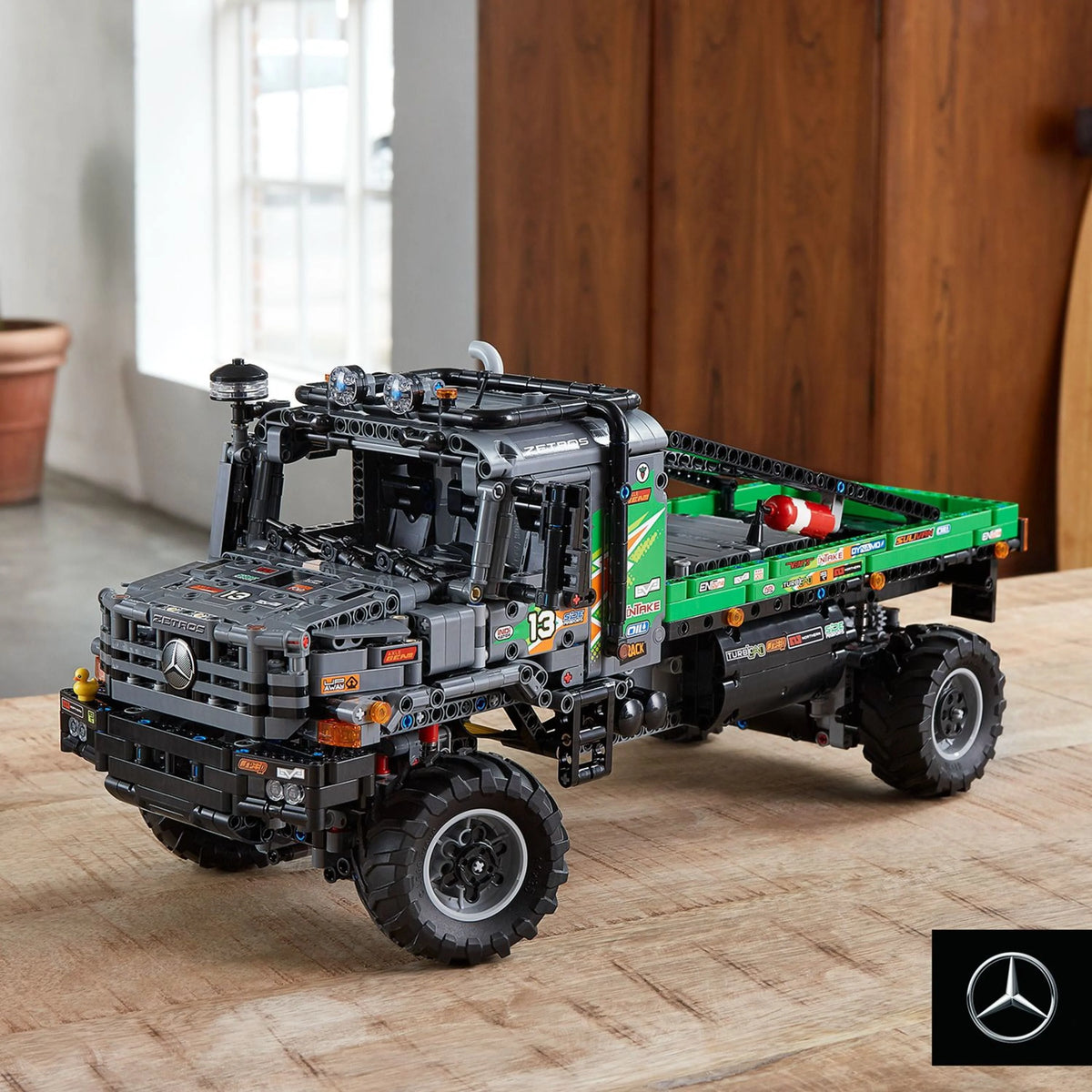 4x4 Building Toy 2,110 Pieces I238351