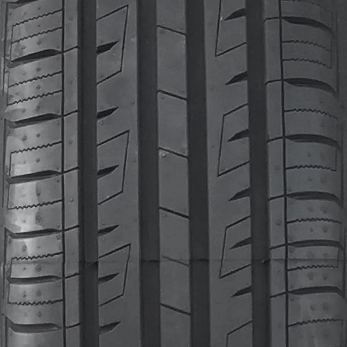 Set of 4 205/60R15 All Season Performance Tires V8982