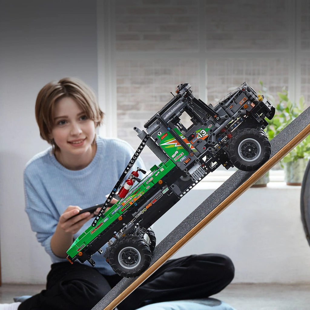 4x4 Building Toy 2,110 Pieces I238351