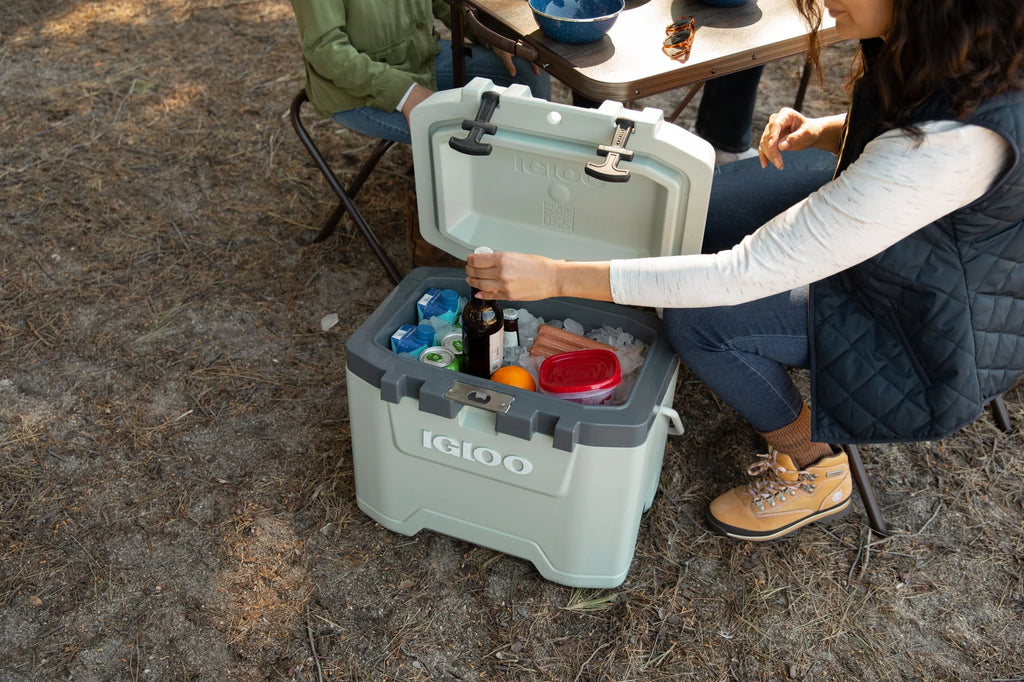 Green 25 QT Ice Chest Cooler U457877